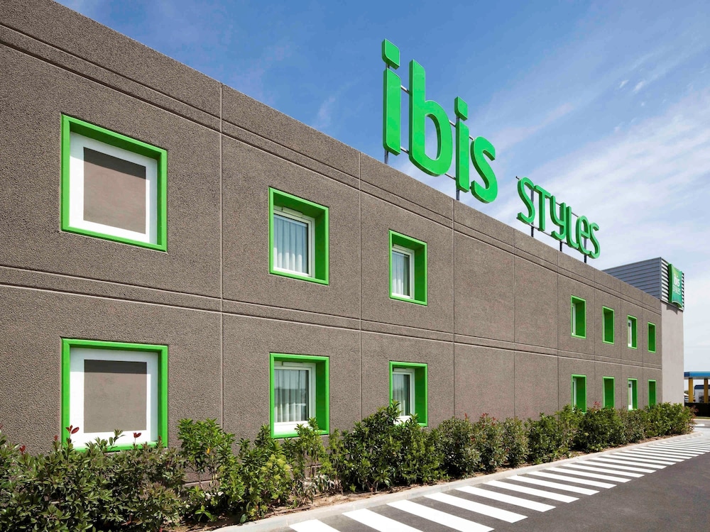 Ibis Styles Lleida Torrefarrera 3/60