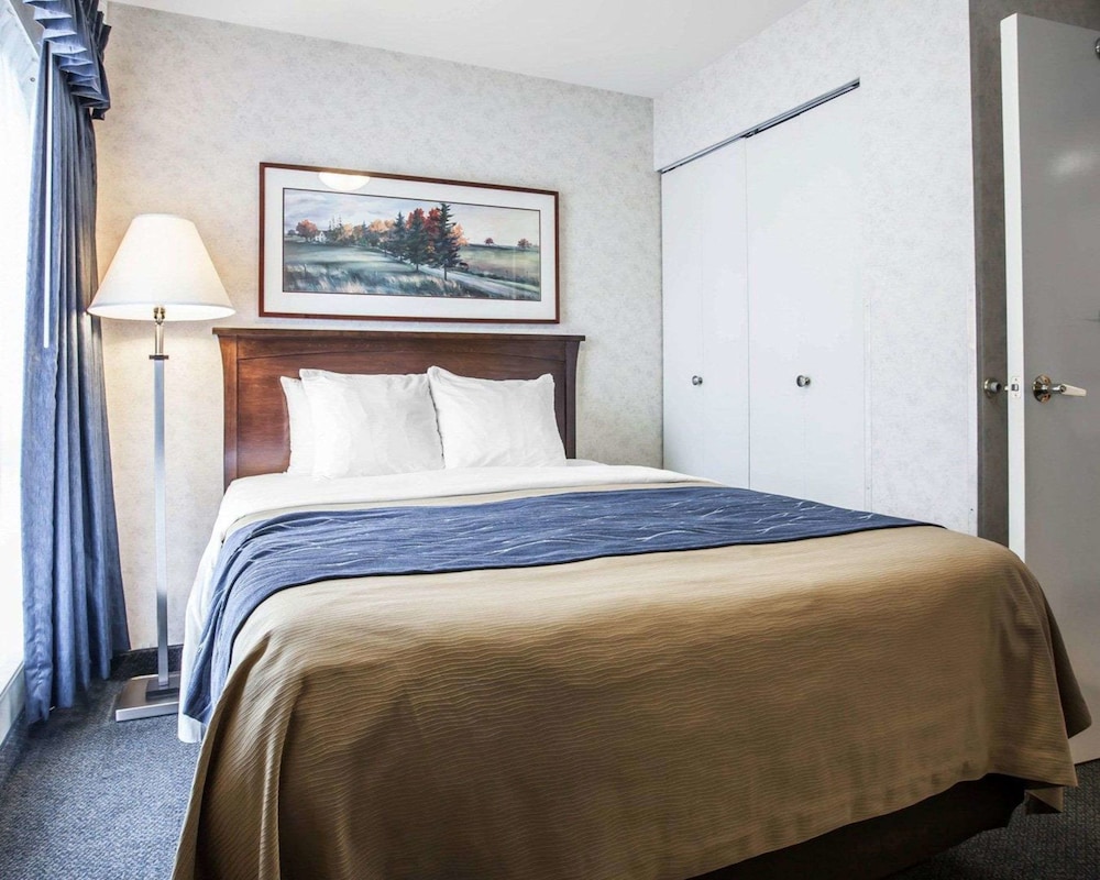 COMFORT INN(BELLINGHAM) 16/42