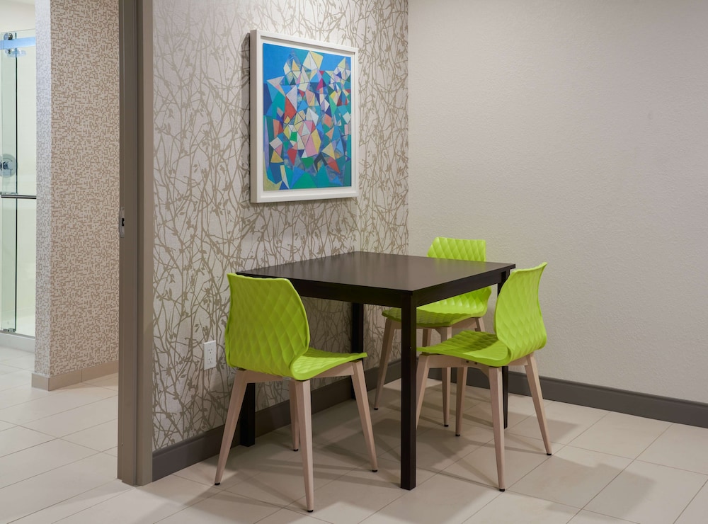 Home2 Suites by Hilton Fort Lauderdale Downtown 35/46