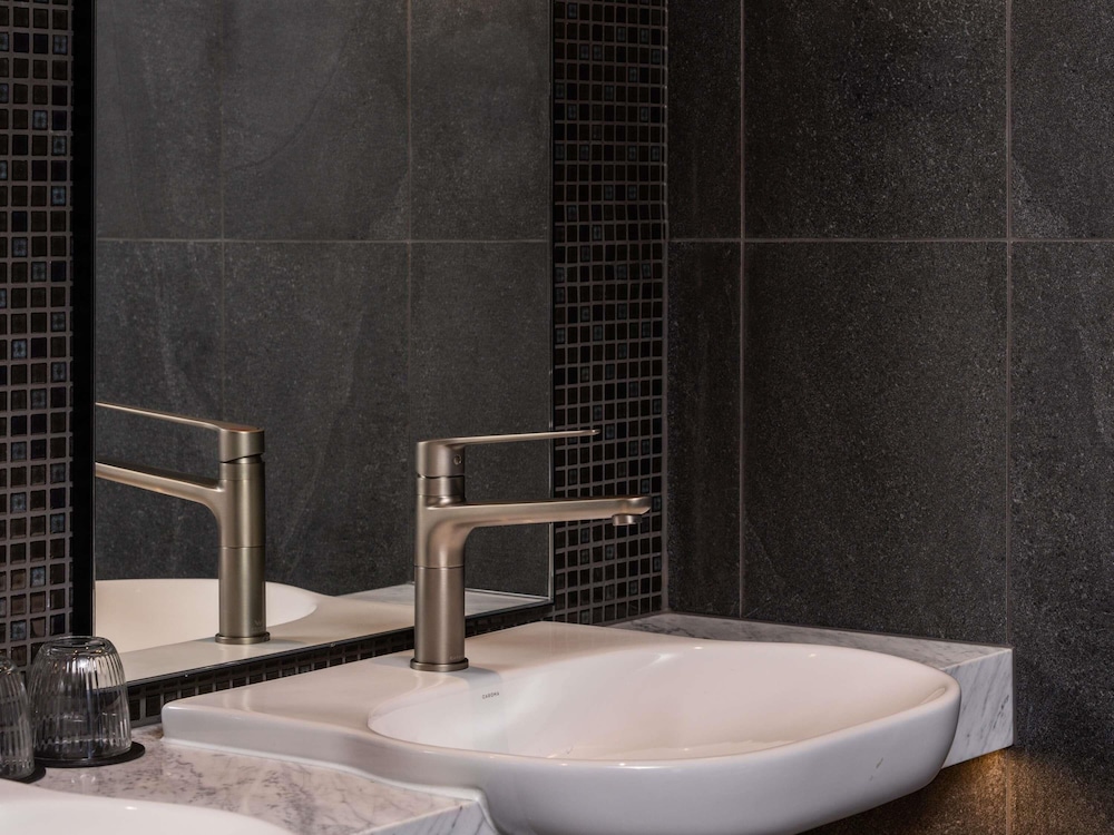 Novotel Sydney Cabramatta 46/47