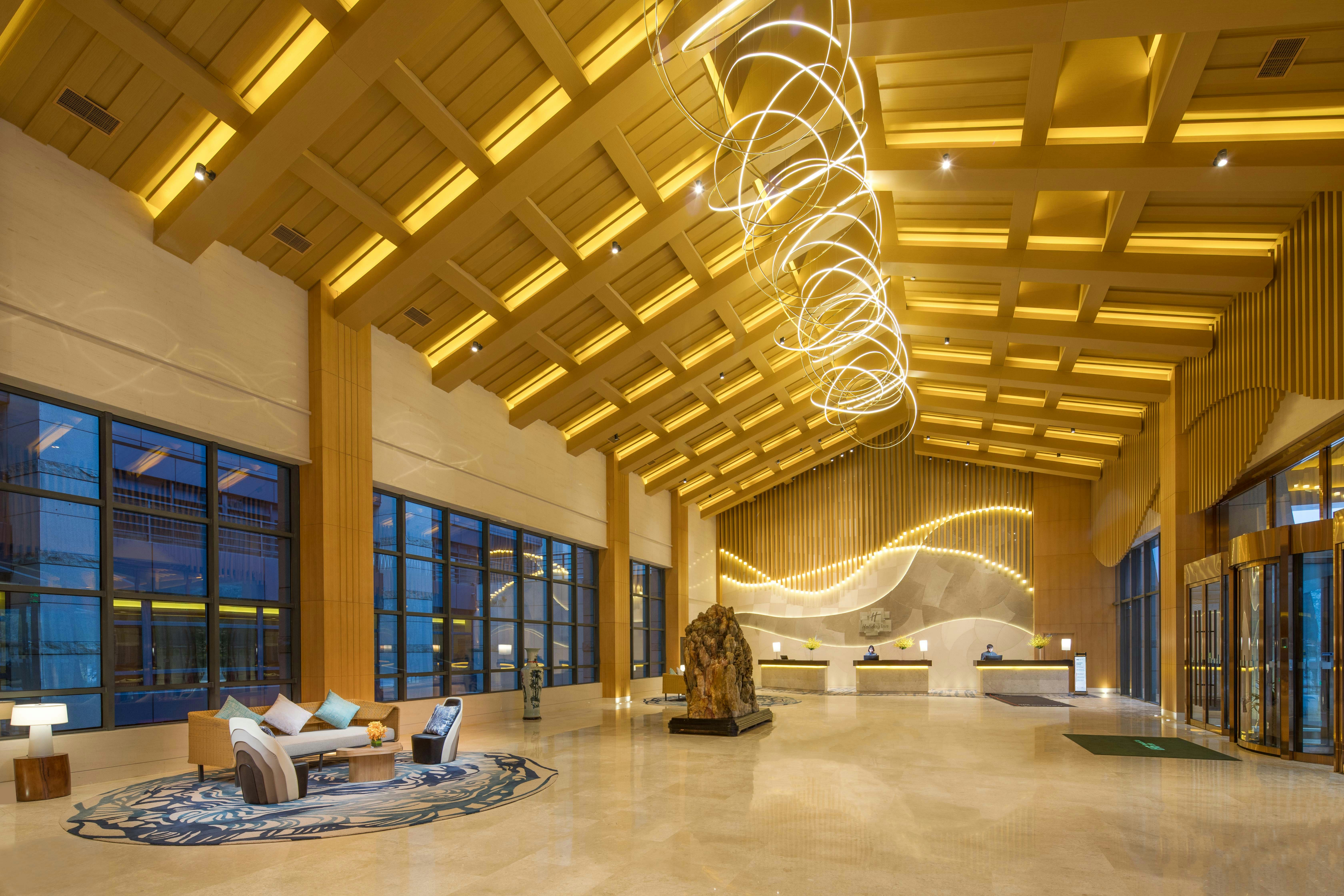 HOLIDAY INN KUNSHAN HUAQIAO 14/50