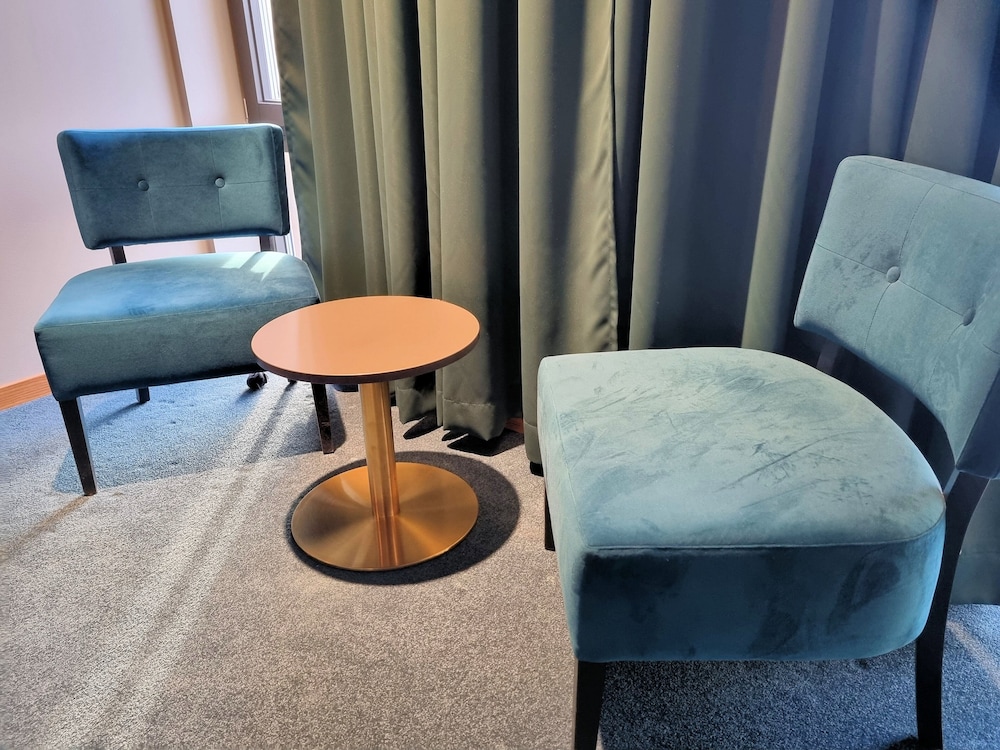Treetop Spa Hangout & Hotel 40/50