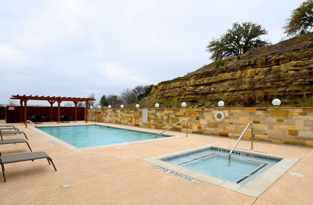 Baymont Inn & Suites by Wyndham Glen Rose 22/46