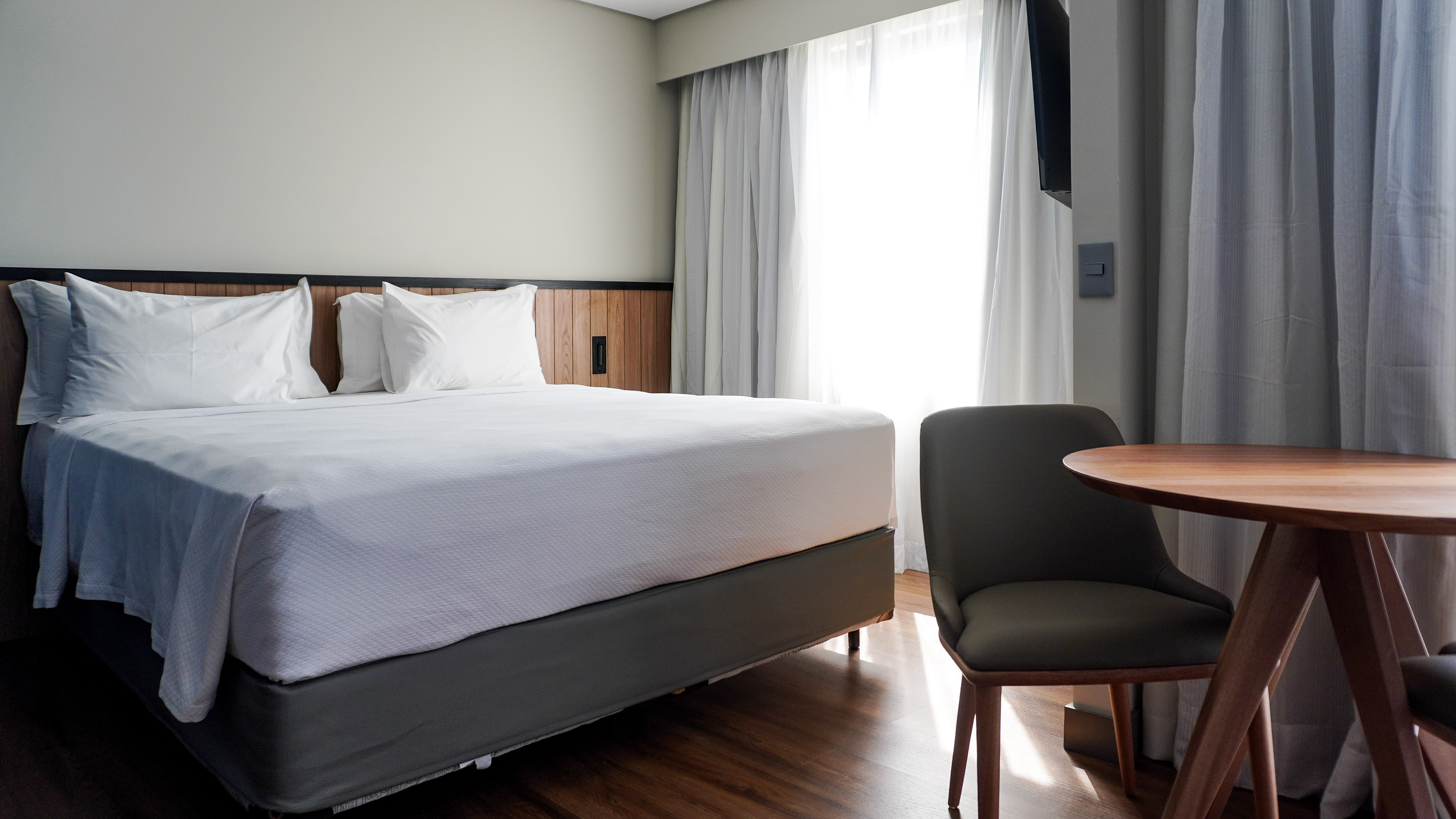 DELUXE, DOUBLE BED