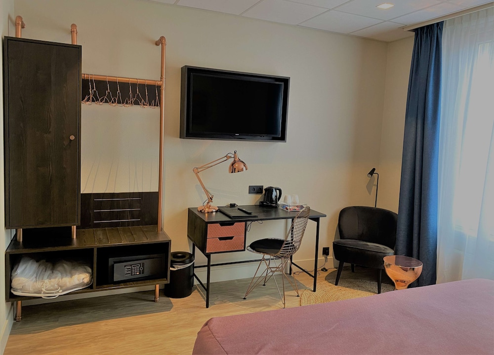 BEST WESTERN DAM SQUARE INN 28/54