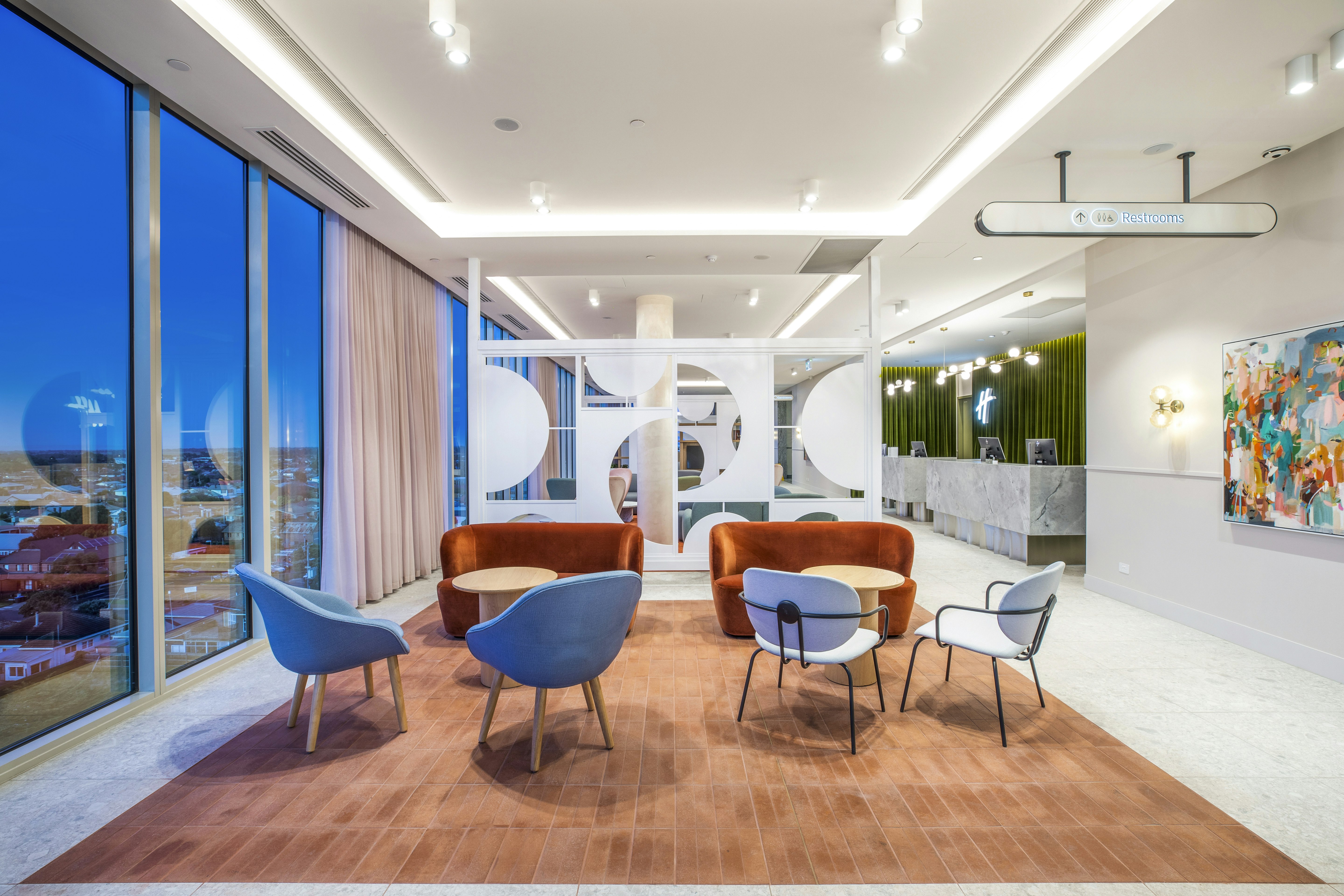 HOLIDAY INN WERRIBEE 48/75