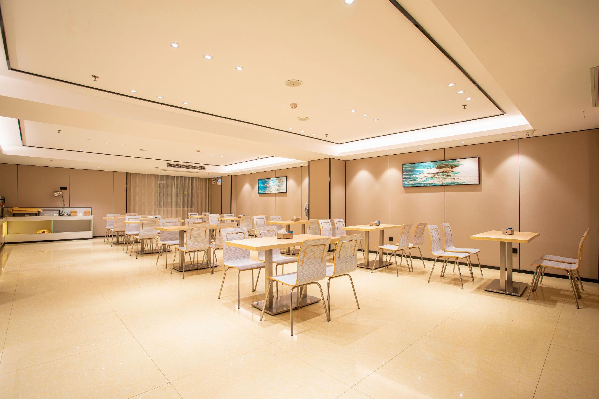 City Comfort Inn (Yangjiang Yangchun Bus Station) 32/36