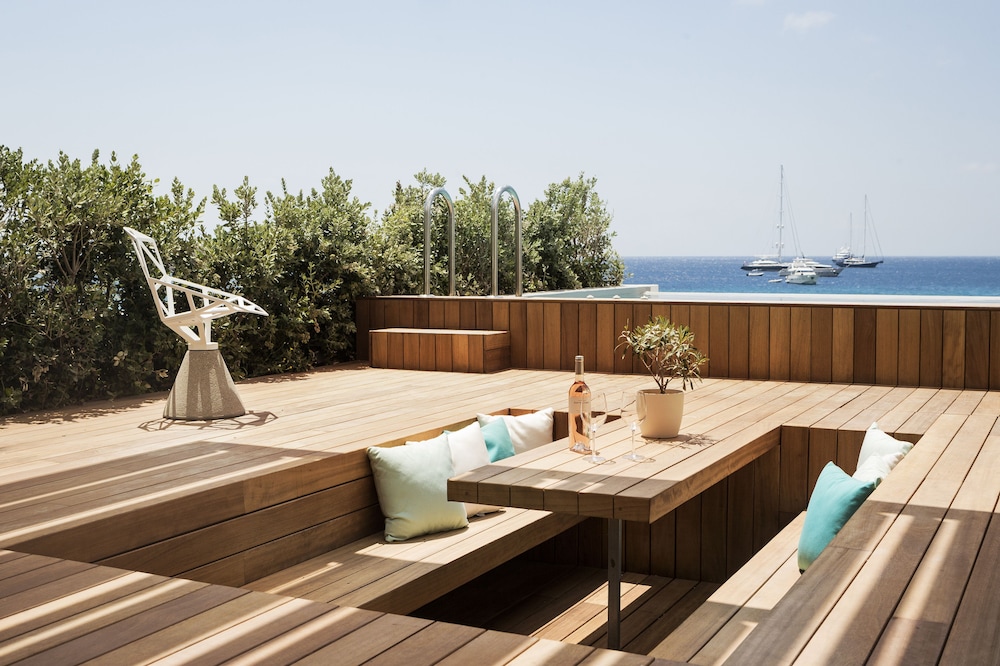 Mykonos Dove Beachfront Hotel 49/73