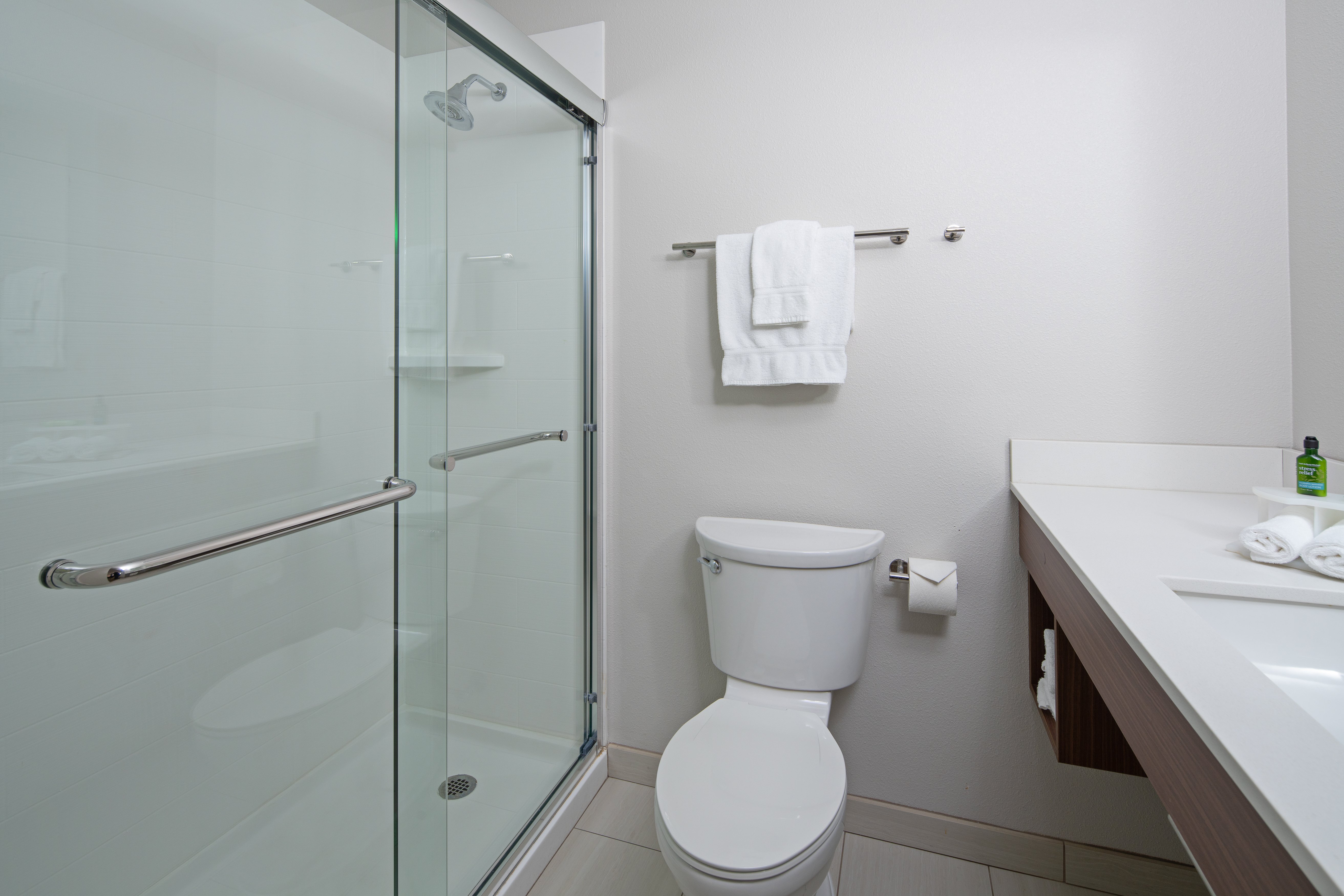 غرفة بسرير كينج، Holiday Inn Express Hotel Suites Seattle Sea Tac Airport 3/4