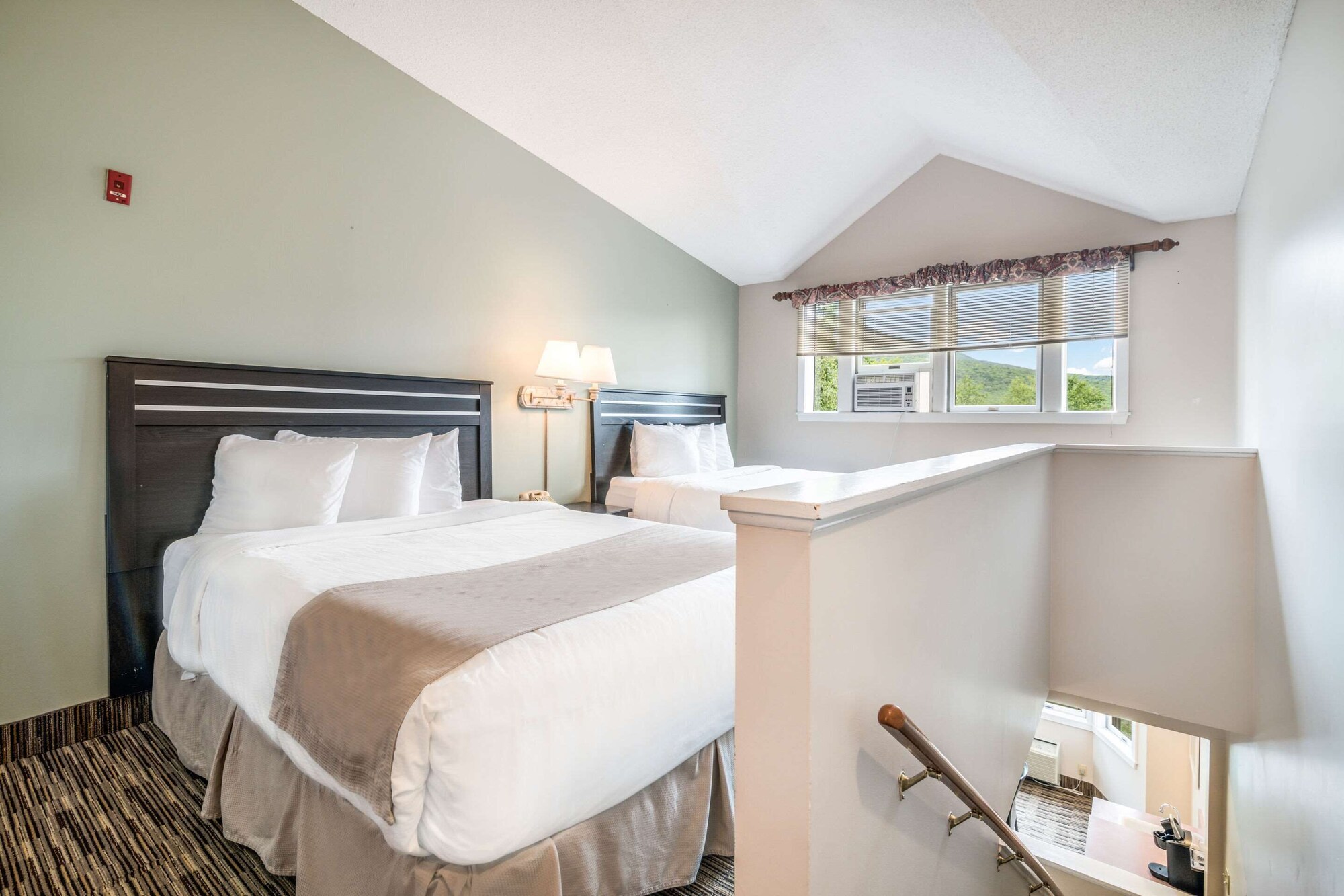 Suite, 2 Queen Beds, Sofa, Bathtub