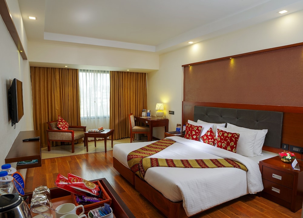 Classic Sarovar Portico 12/56