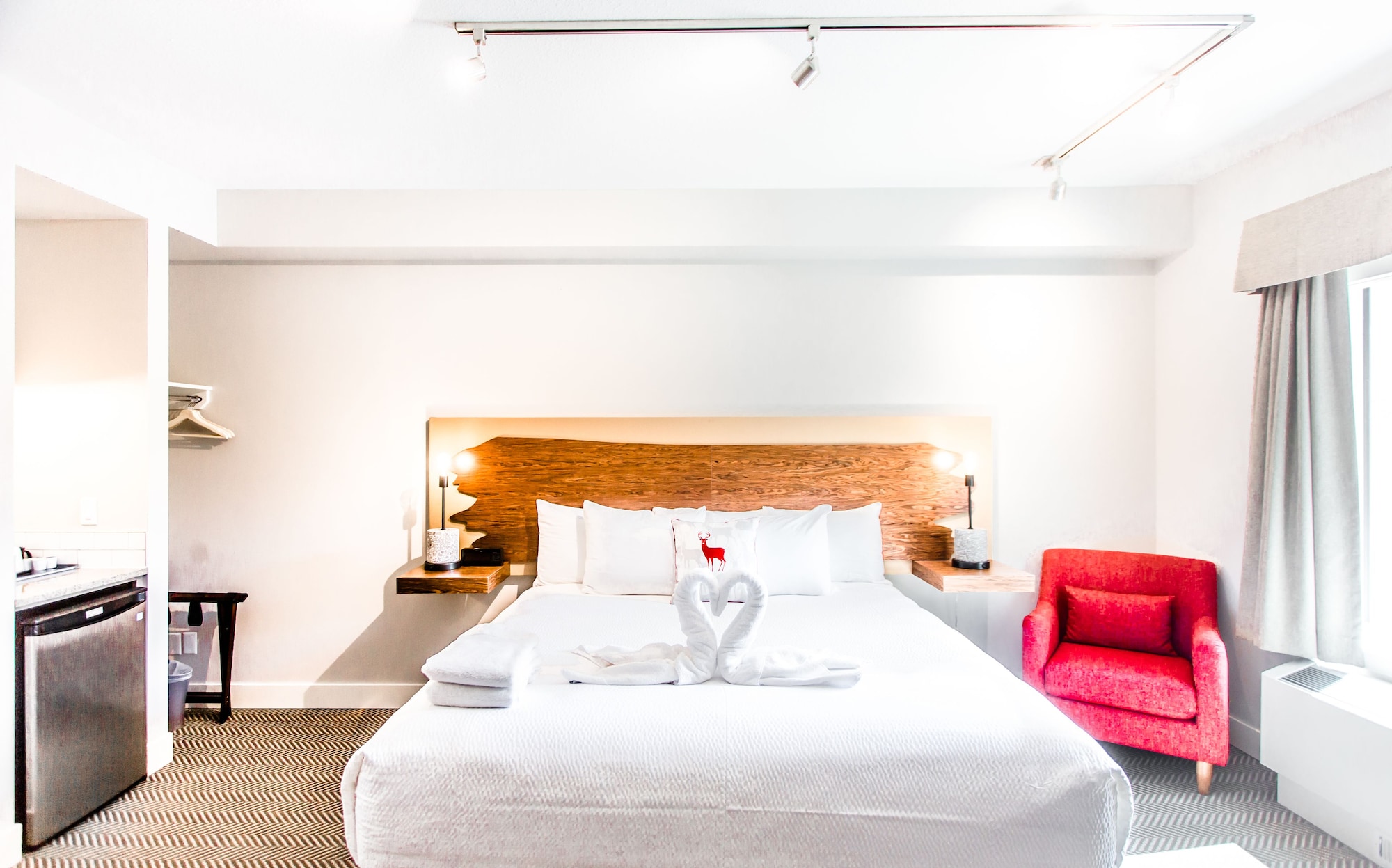ROOM, KING BED