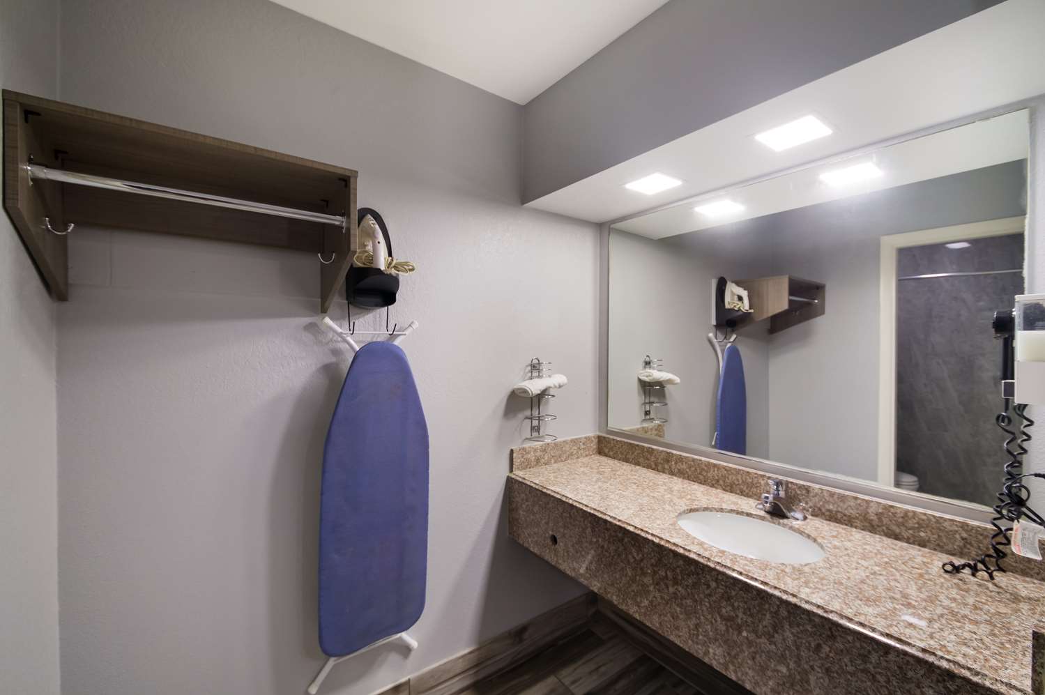 Americas Best Value Inn Buda Austin S 37/37