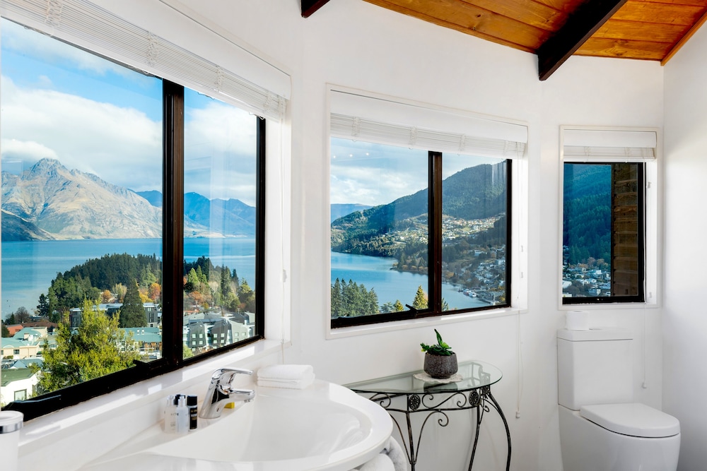Balmoral Lodge 14/65