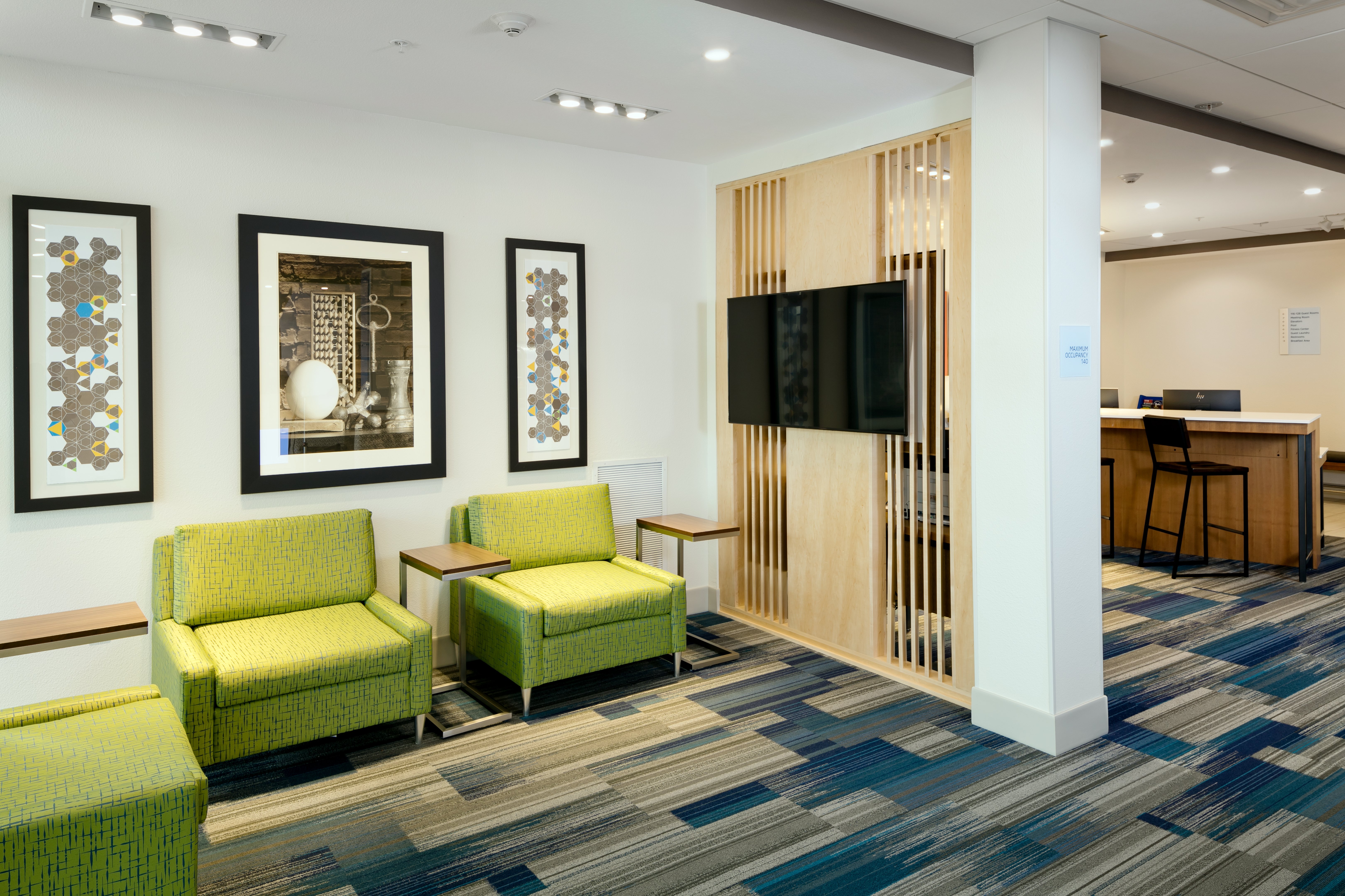 Holiday Inn Express and Suites Medford 29/38