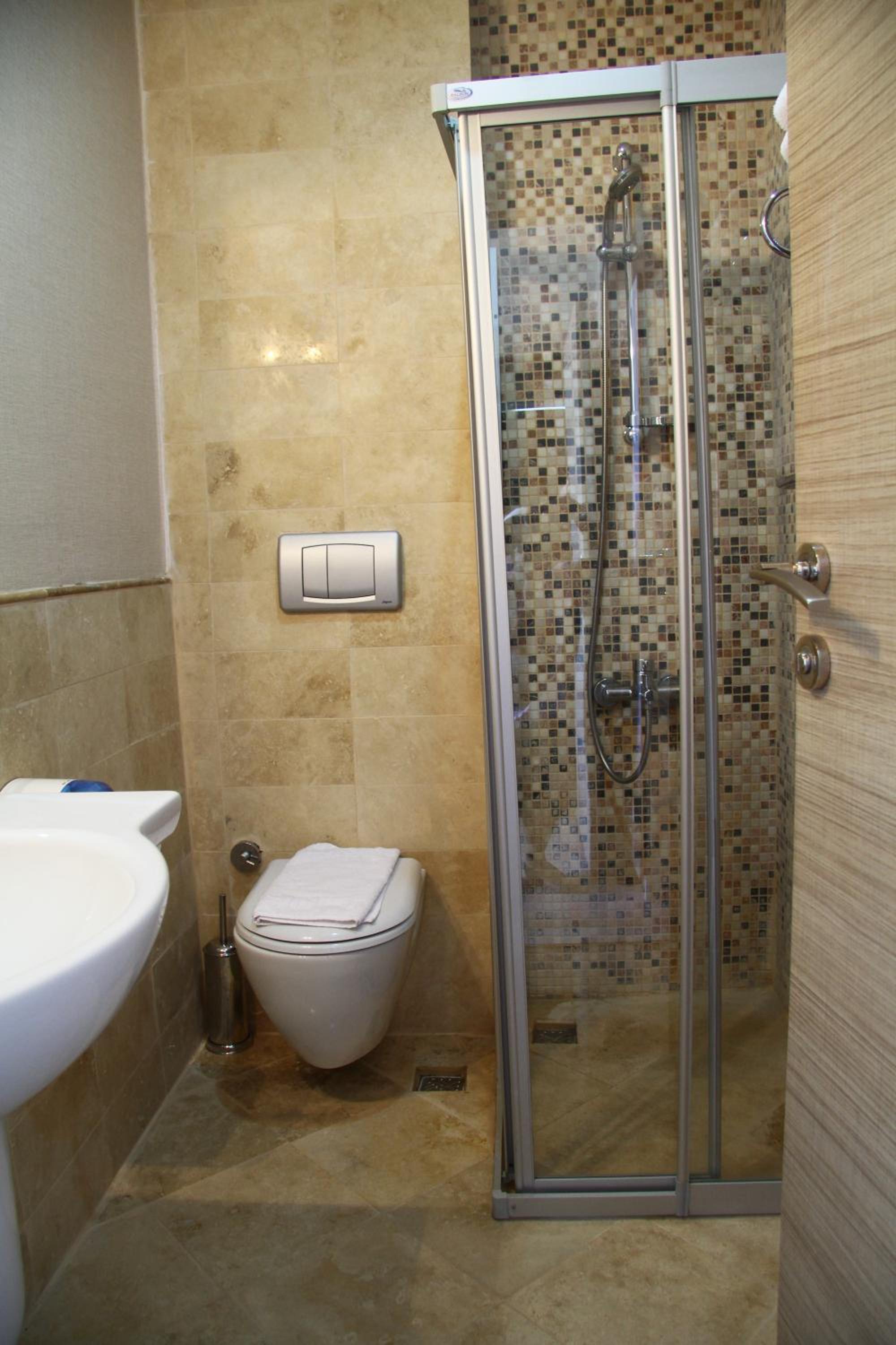 Acem Hotel 50/50