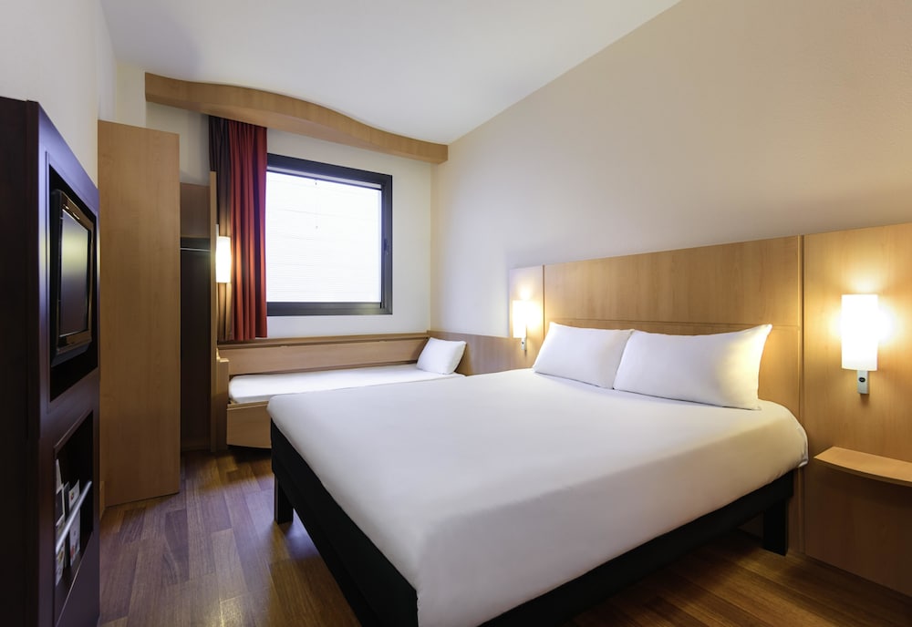 Ibis Paris 17 Clichy Batignolles 21/75