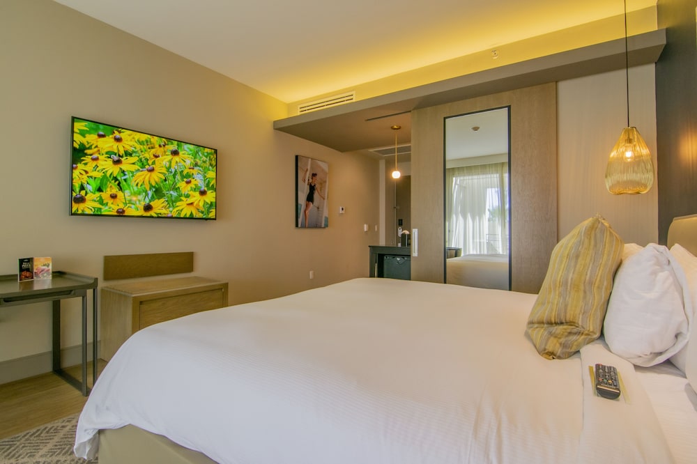 غرفة ديلوكس بسرير كينج بإطلالة على البحر، Torre Lucerna Hotel Ensenada 9/11
