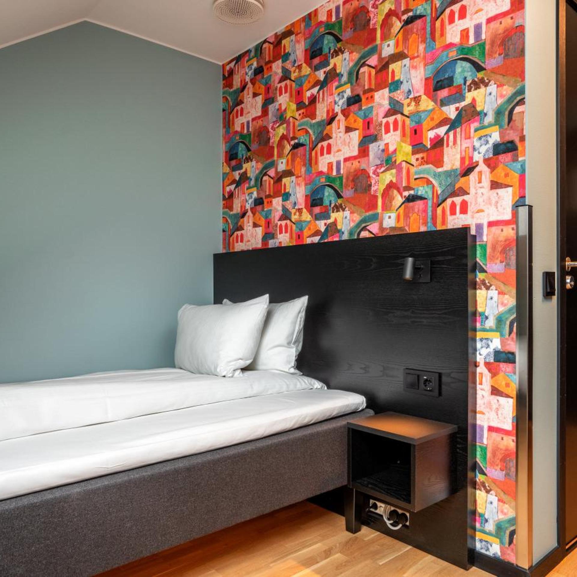Room, Single