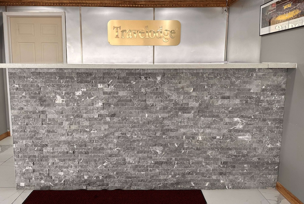 Travelodge By Wyndham Bloomington 8/62