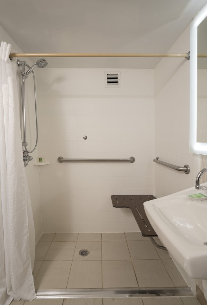 غرفة قياسية بسريرين مزدوجين لذوي الإعاقة، Holiday Inn Washington Central/White House 4/4