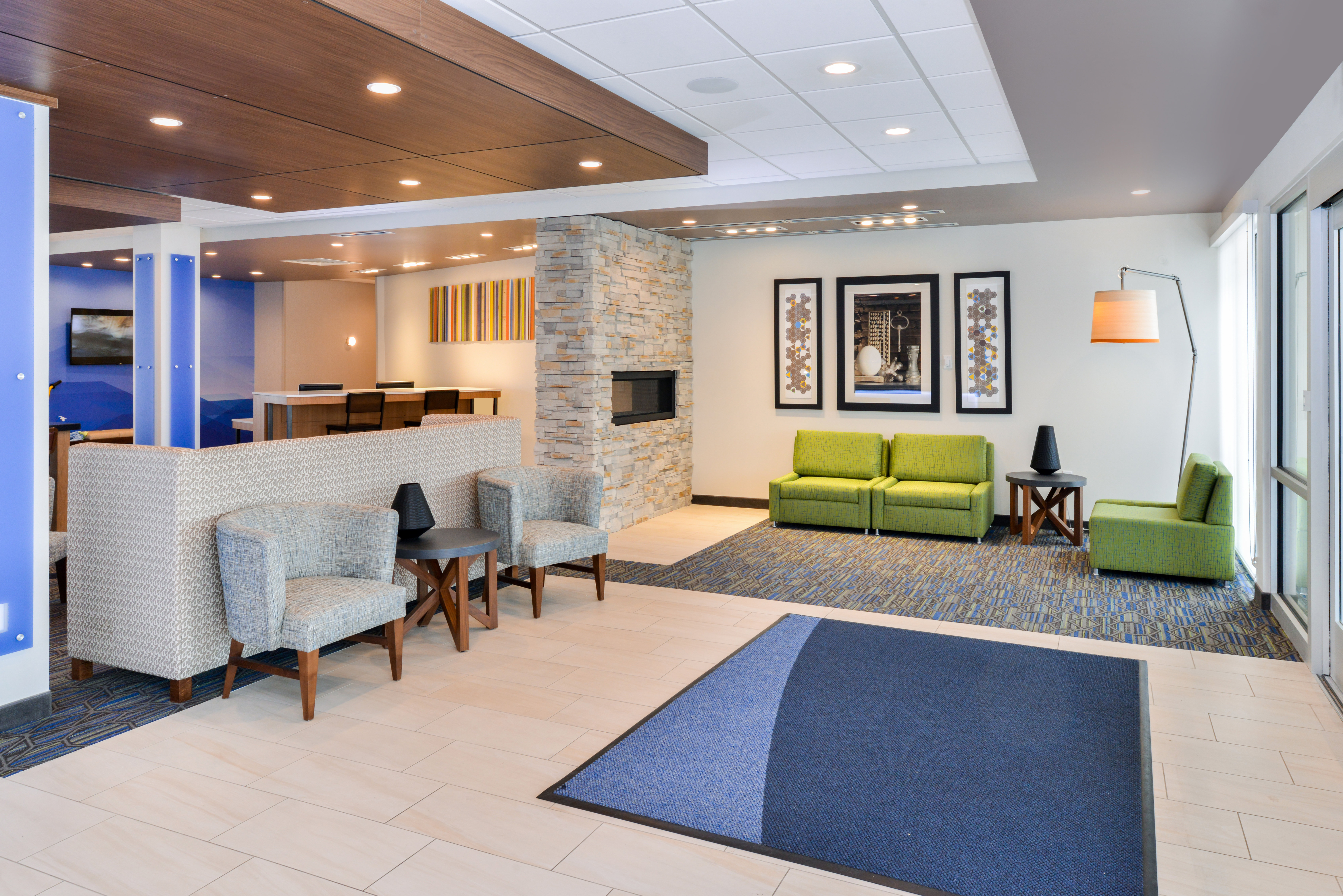 Holiday Inn Express Suites Ogallala 56/75