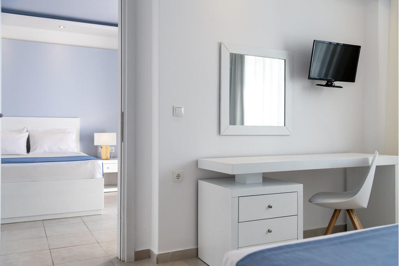 Gaia Royal Hotel 85/86