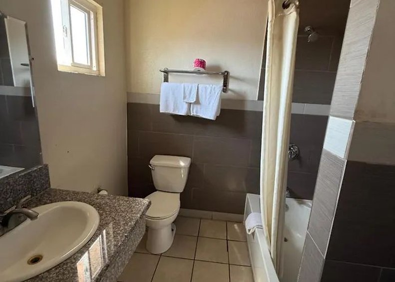 غرفة بسريرين كوين للمدخنين، Robinhood Motel Anaheim West 4/5
