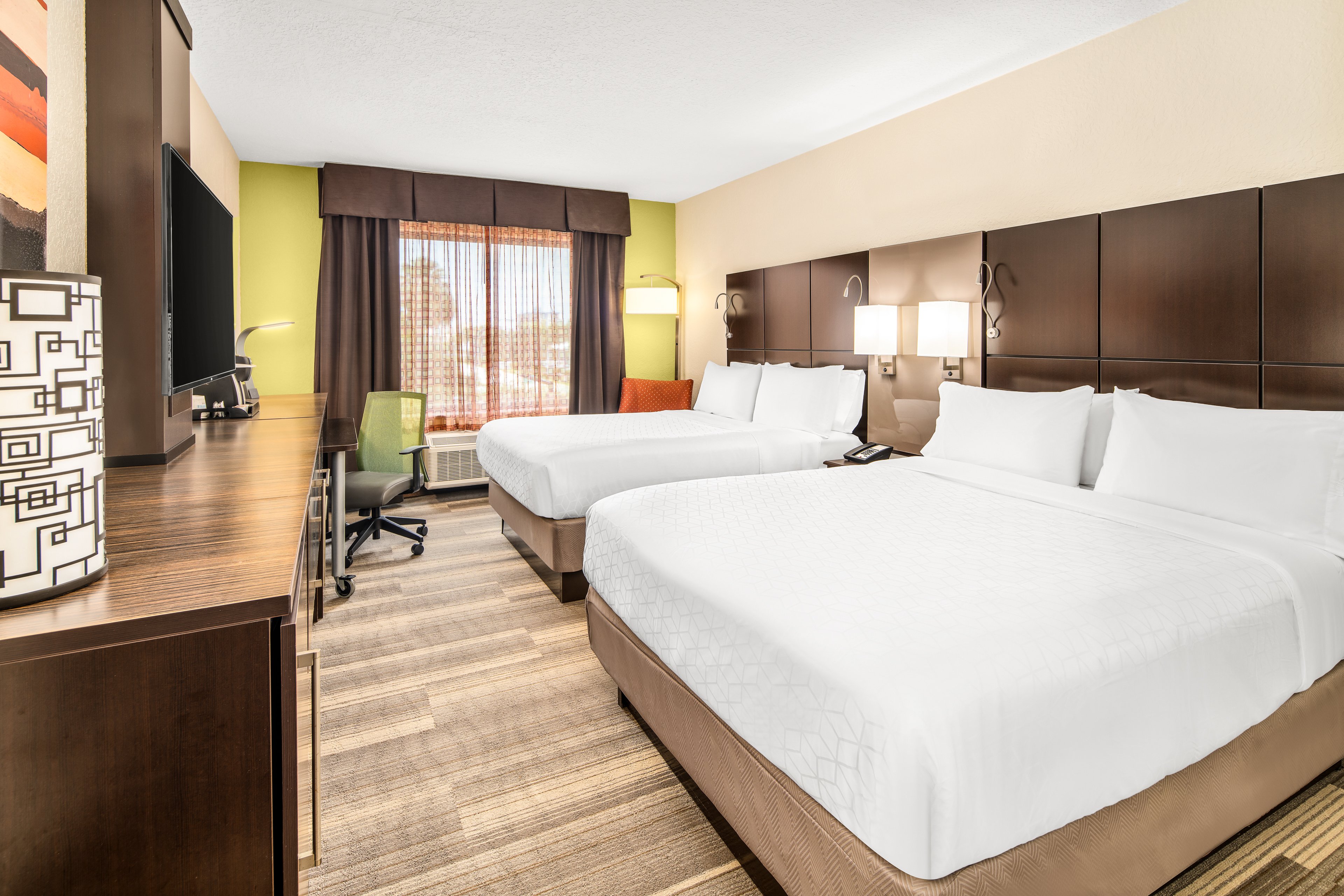 Holiday Inn Express Ft Lauderdale Cruise Airport 18/55