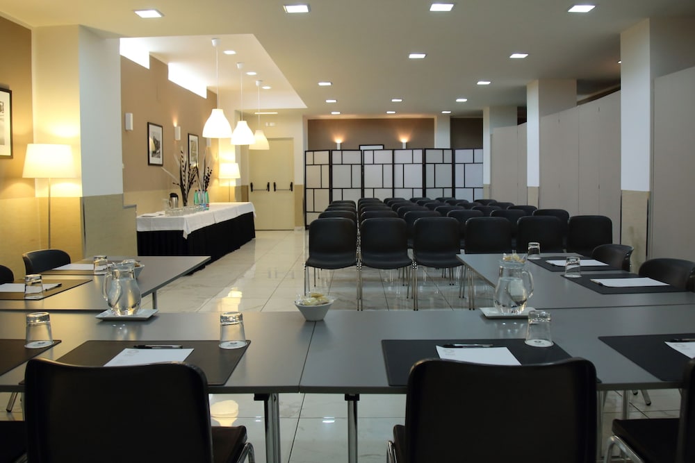Stelle the Businest Hotel 37/47