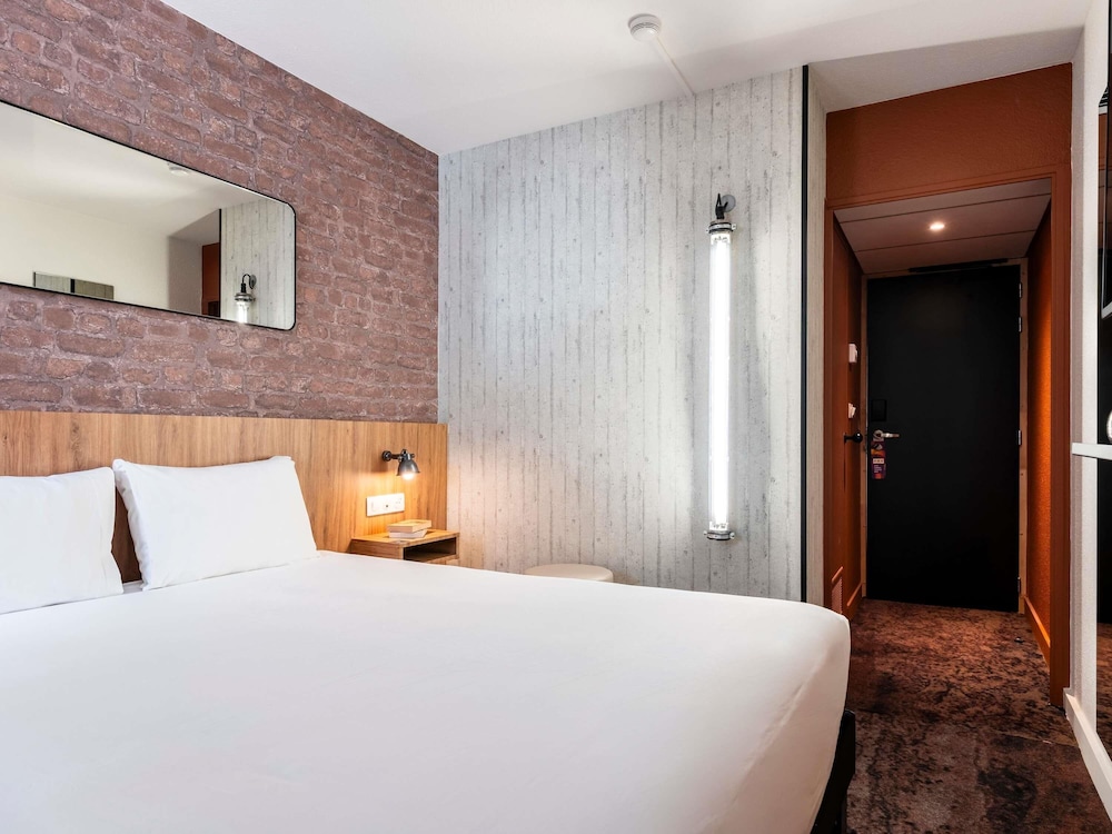 STANDARD, DOUBLE BED