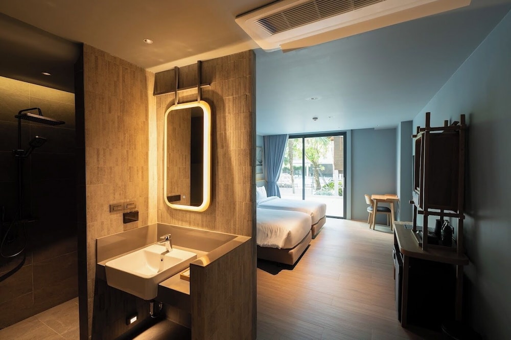 The Signature Hotel Airport 49/50