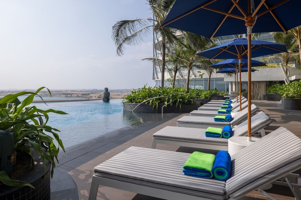 ITC Ratnadipa, a Luxury Collection Hotel, Colombo 76/81