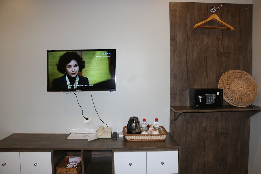 Ostro Hotel 51/61