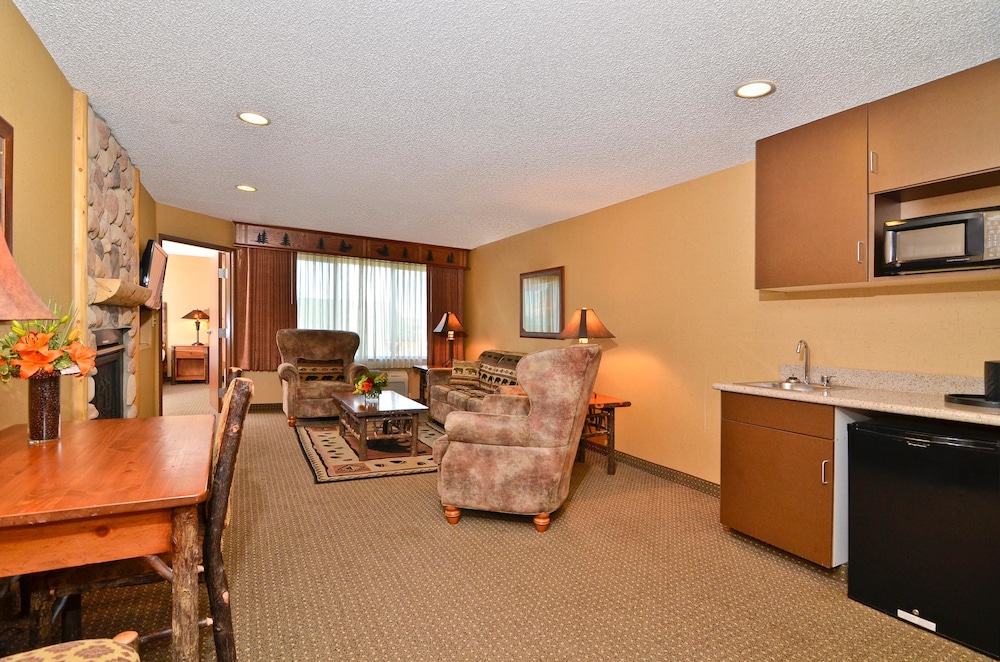 Best Western Plus Kelly Inn & Suites 38/43