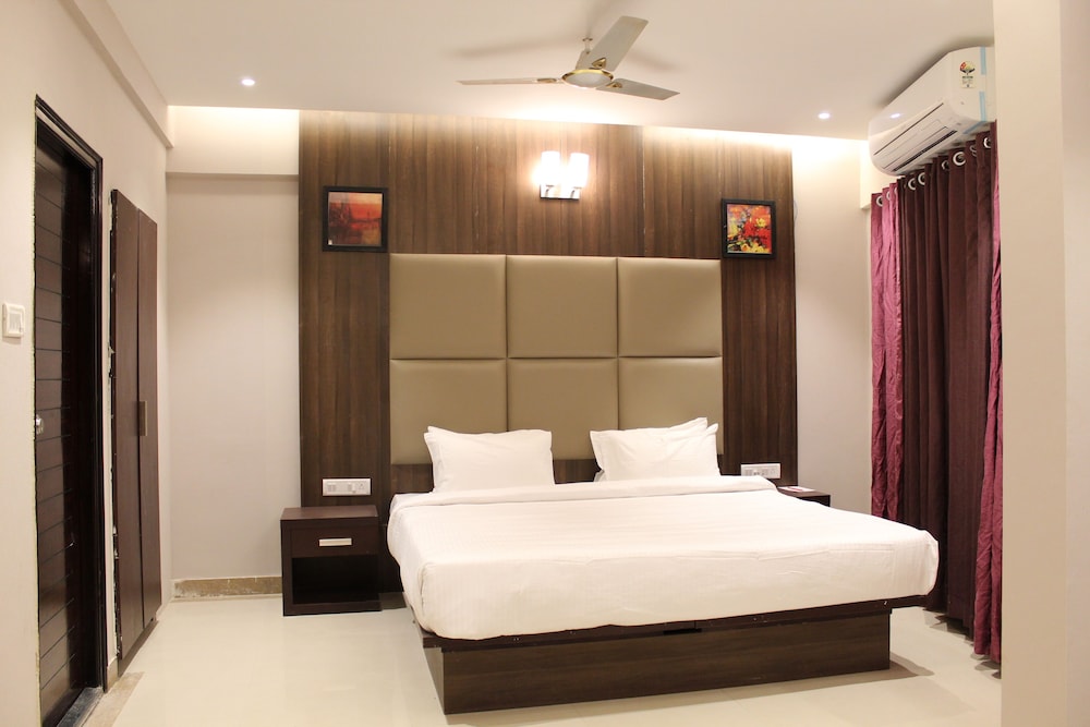IWE SUITES, BANGALORE 18/50