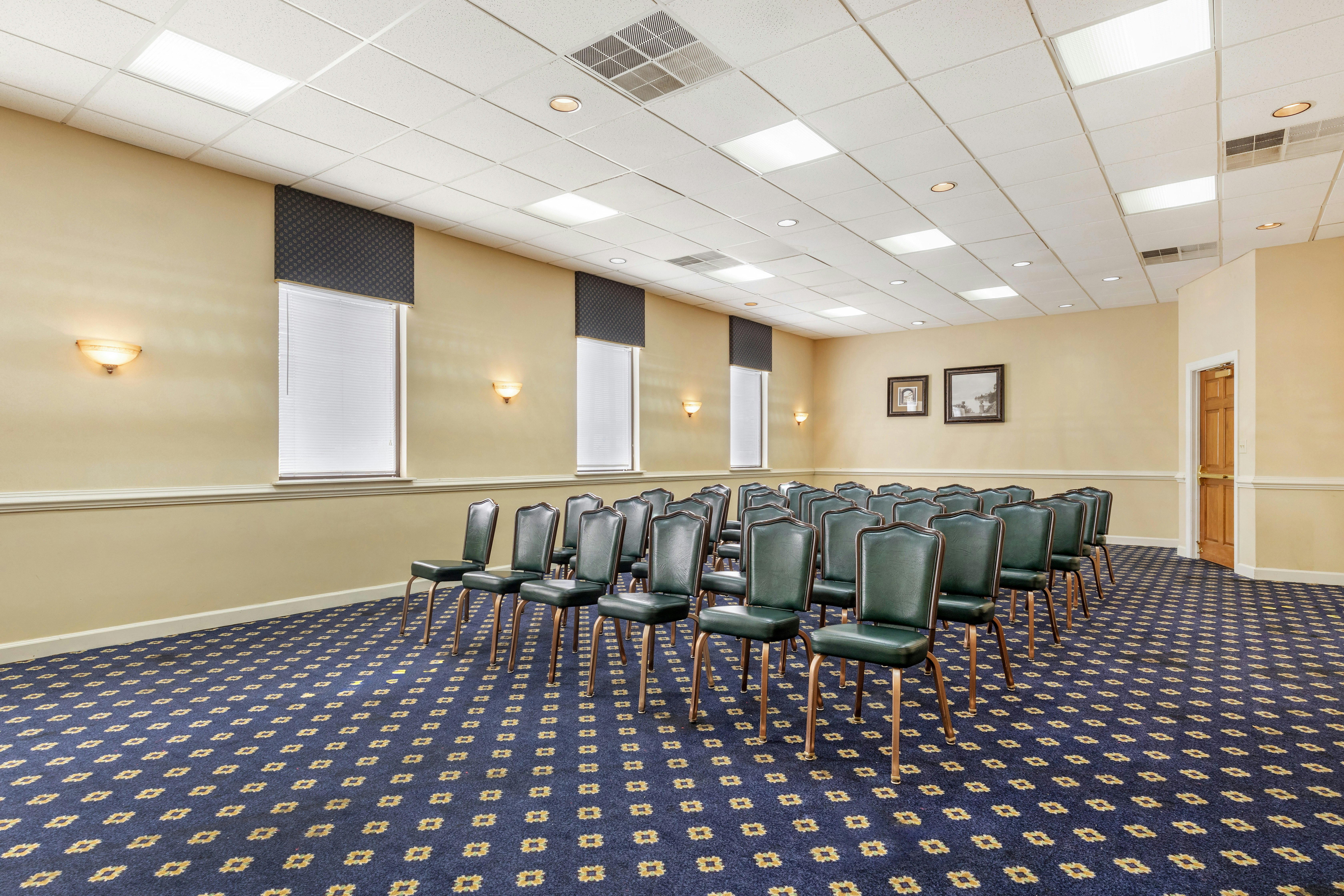 Red Roof Inn & Suites Newport News 42/48