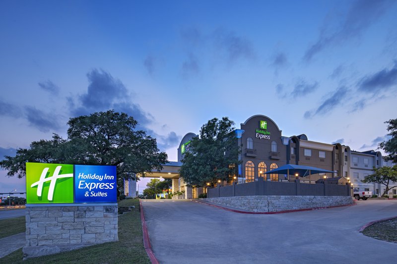 Holiday Inn Express Hotel Suites Cedar Park Nw Austin 8/9