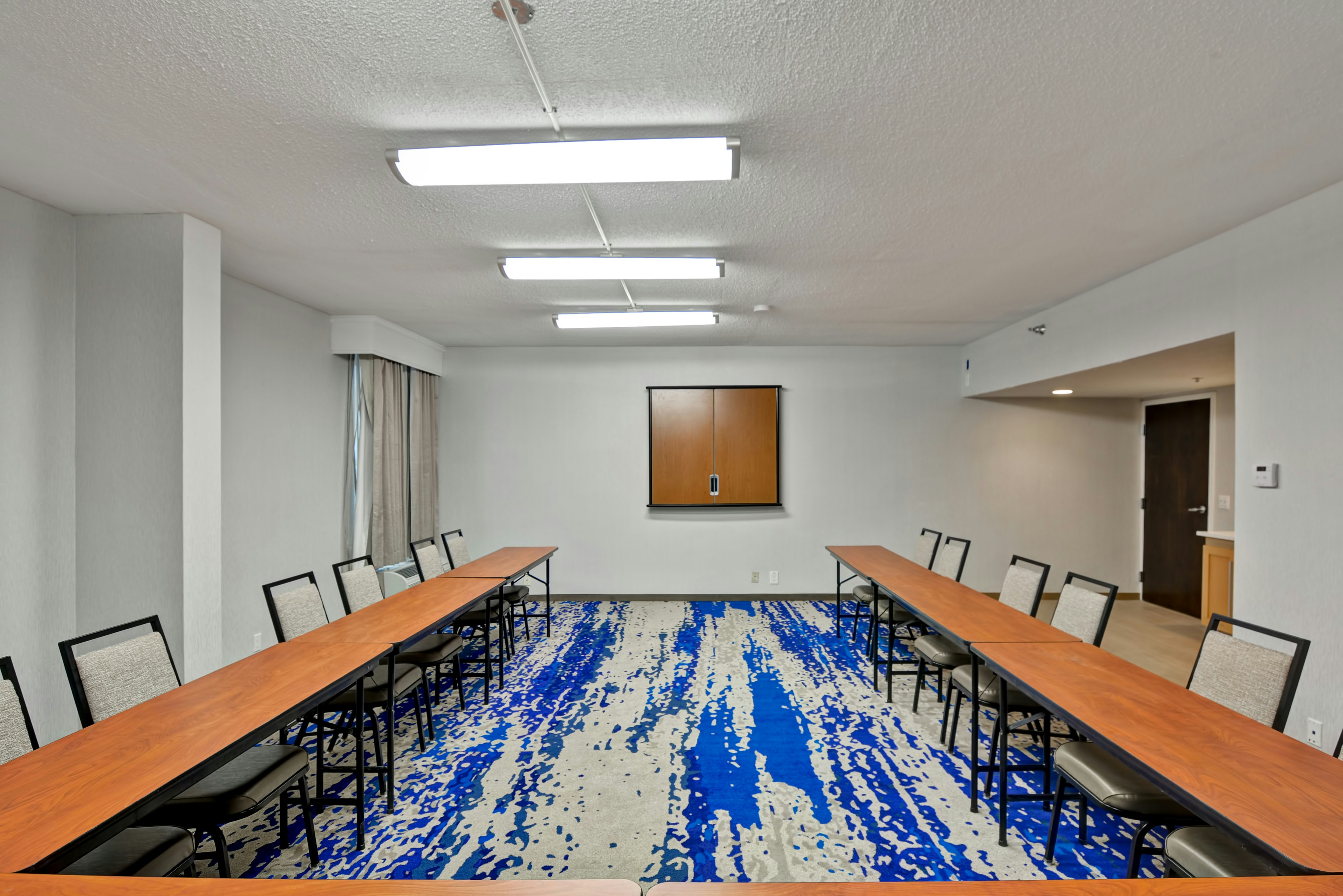 Hampton Inn State College 35/43