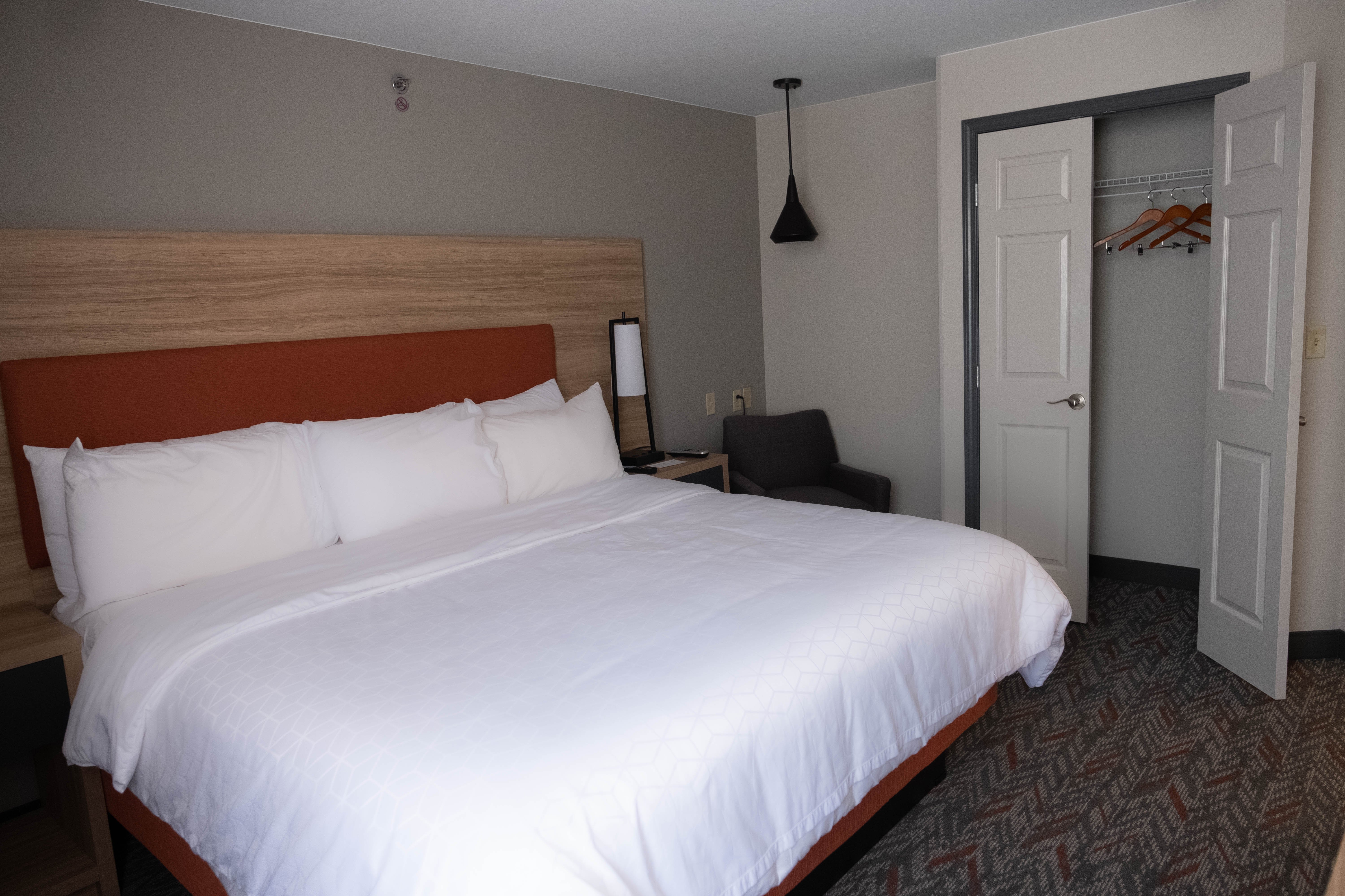 Suite, Double Bed, Accessible
