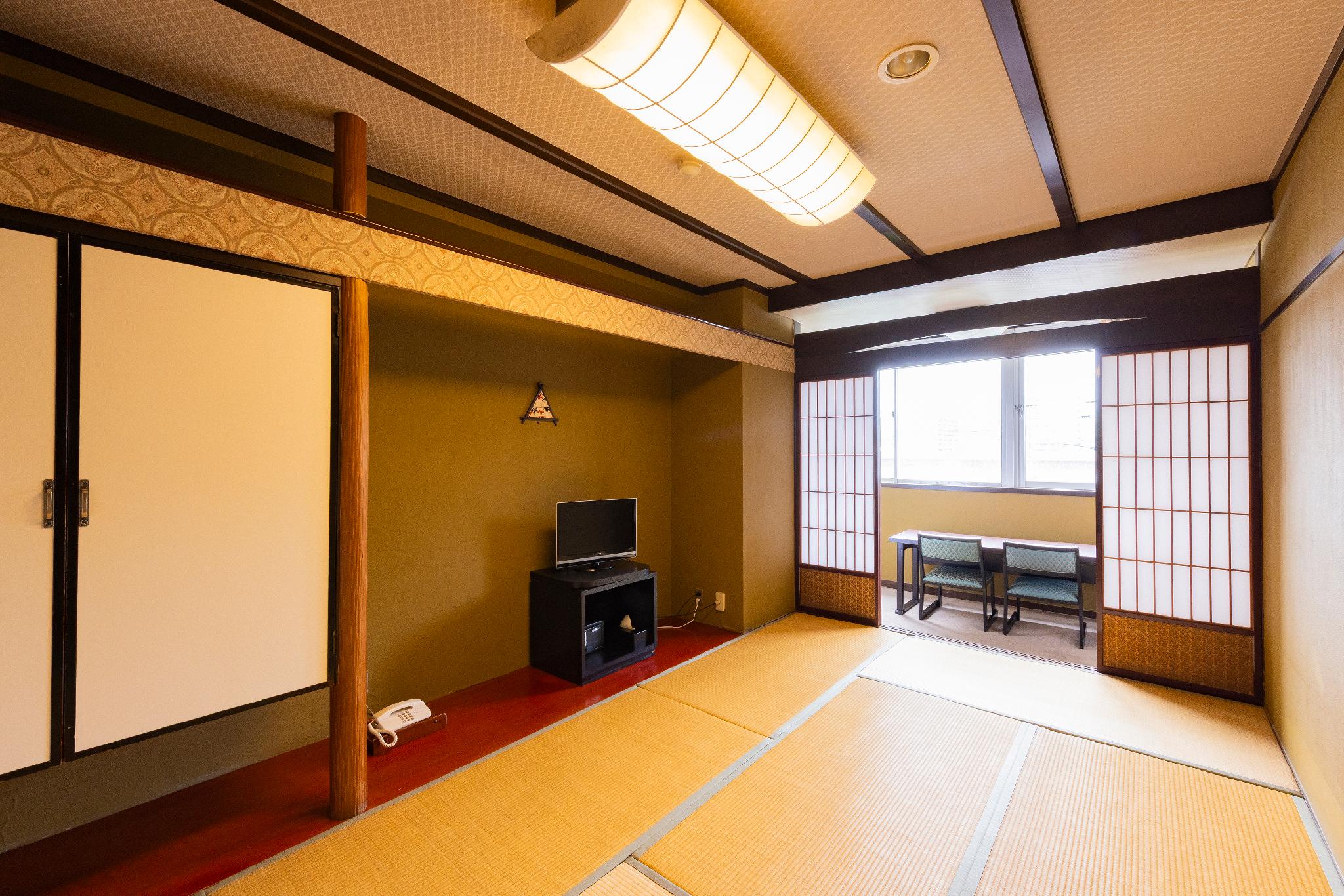 Japanese, 2 Futon Beds, No Bathroom, Tatami