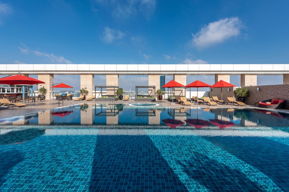 Dusit Thani Abu Dhabi 43/45