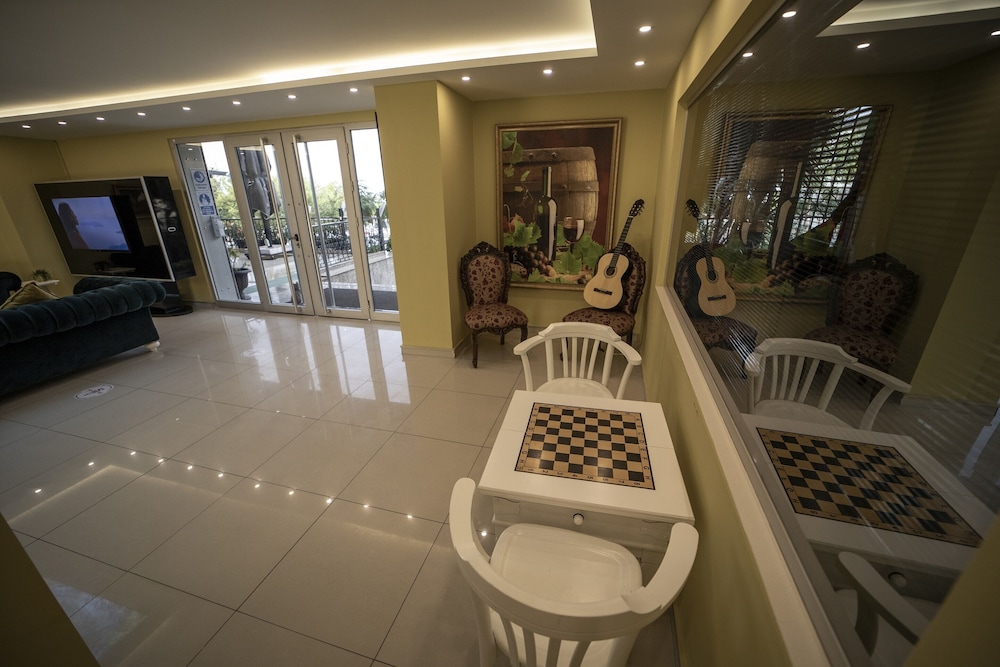 Silver Tower Residence 33/50