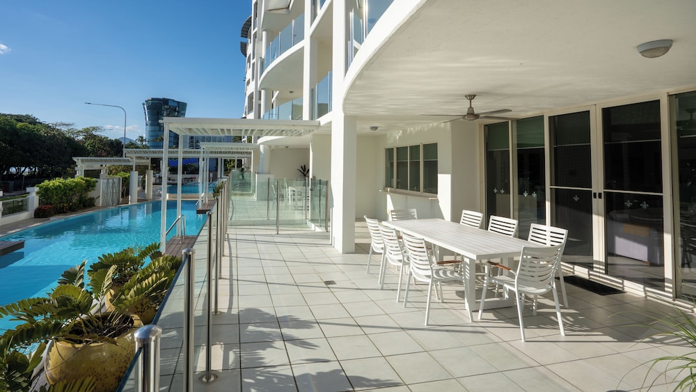 Waters Edge Apartments 43/50