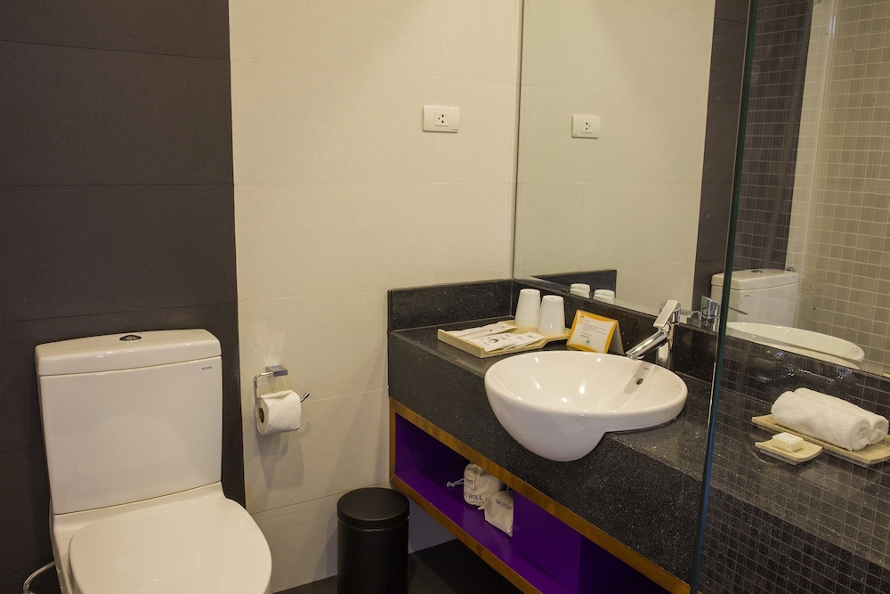 Emm Hotel Hue 46/50