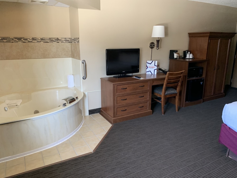 Americinn By Wyndham Proctor Duluth Black Woods 45/53