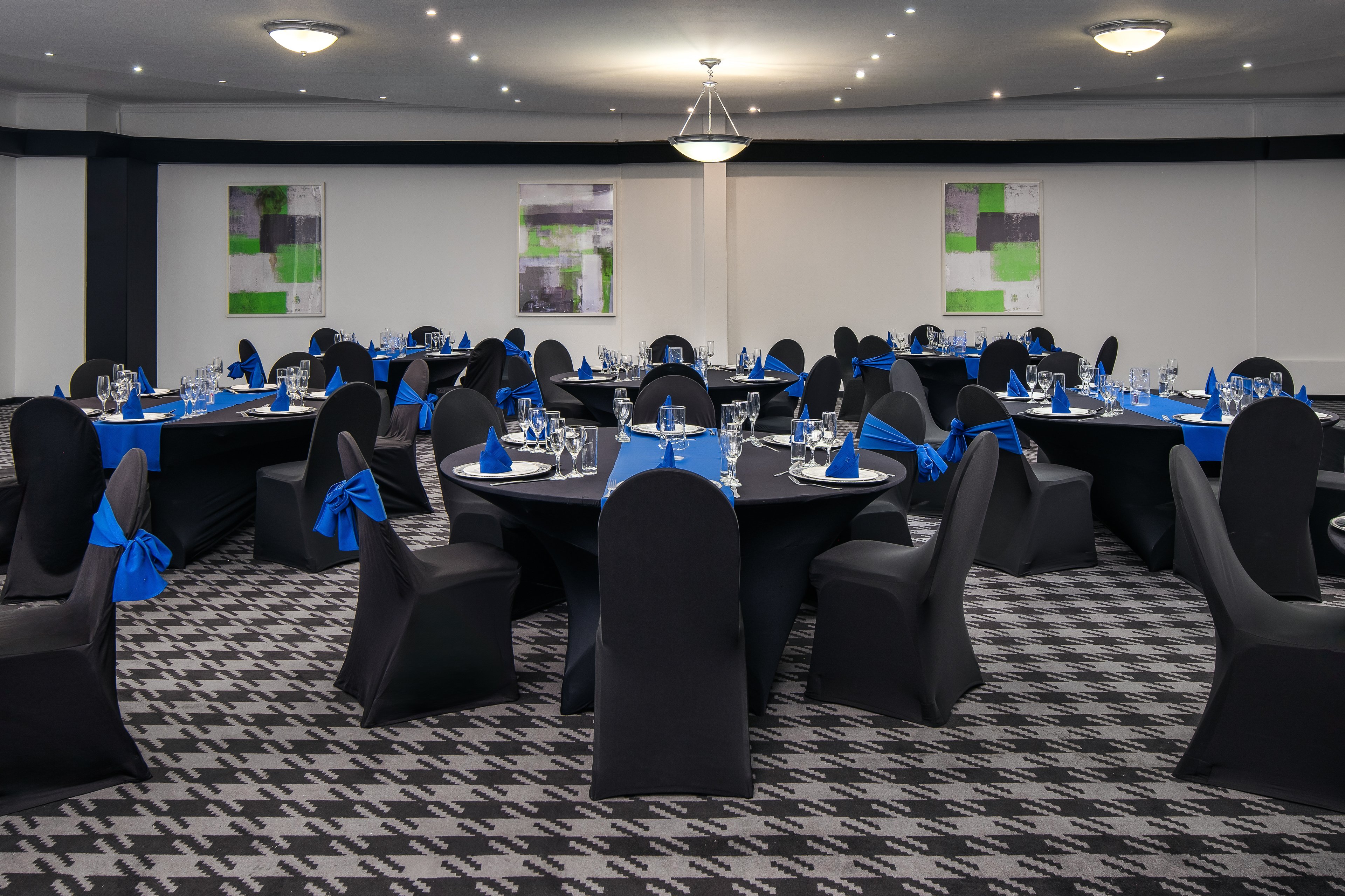 Holiday Inn Johannesburg Airport Previously Know As the Airport Grand Hotel And Conference Centre 35/50