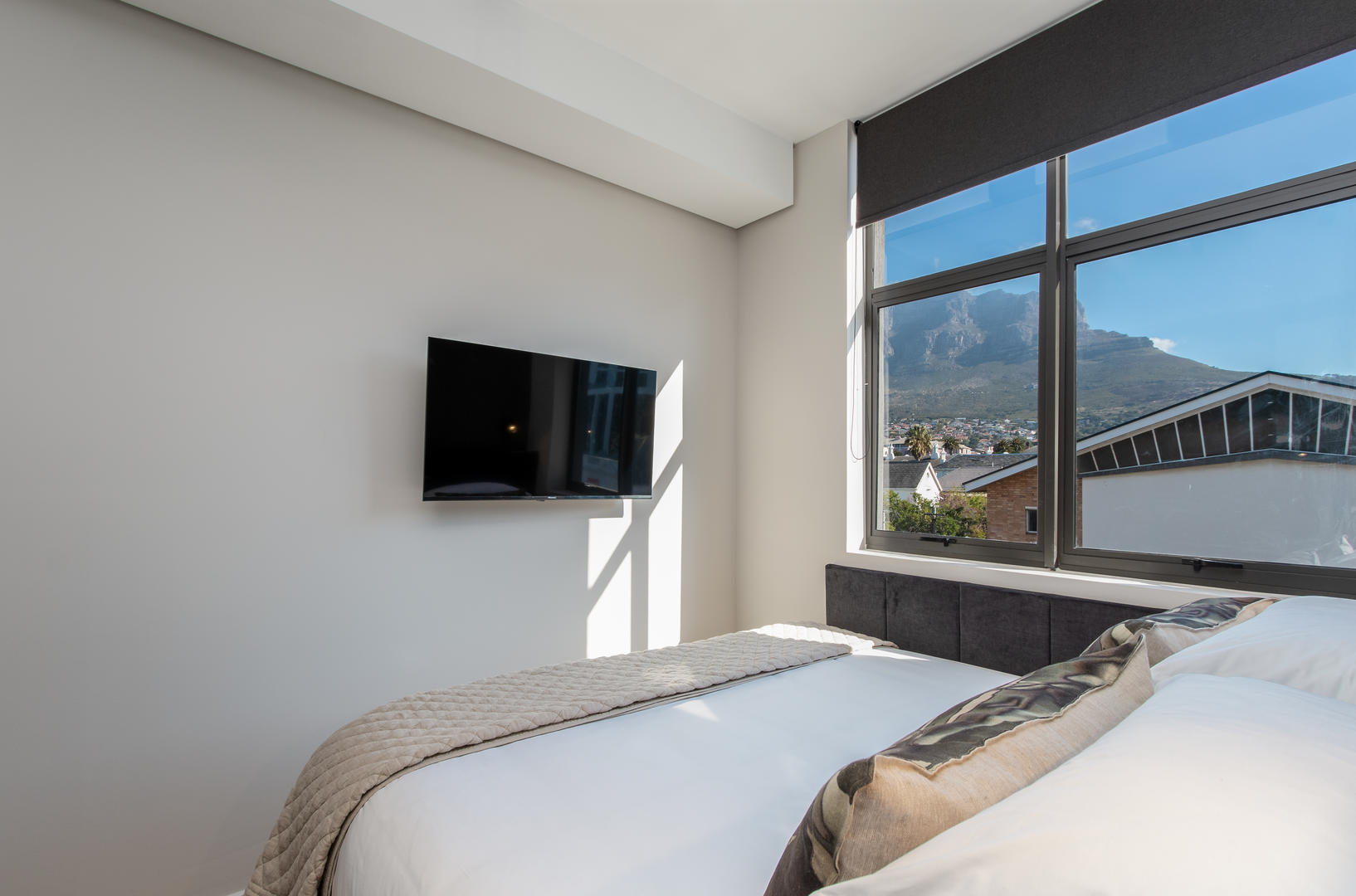 Economy Room with Mountain View