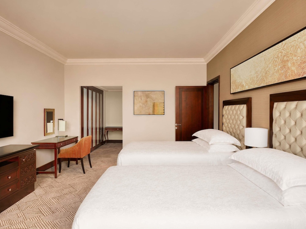 Residential, Suite, Twin Beds, City View