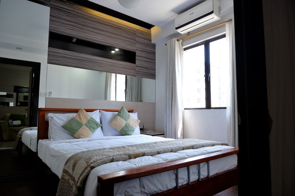 1 BEDROOM, DELUXE